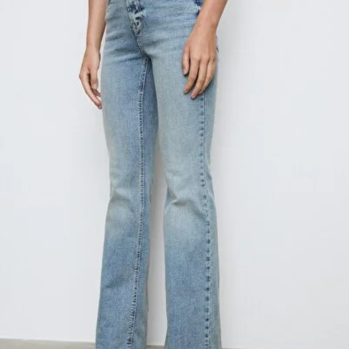 Hobnobs The Nobbly Biscuit